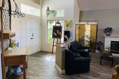 Image de Centrally located to Beaches, Mountains, Desert. Close to Ucr and Loma Linda U.