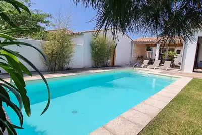 Image de Superbe villa avec piscine au cœur du village