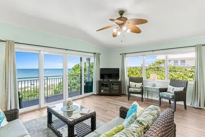 Image de Updated Gulf Front Condo! -1200 Beach Trails 204
