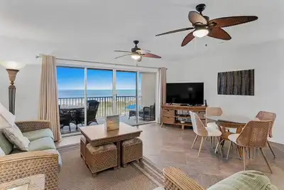 Image de Gulf Front Condo - Close to many restaurants!