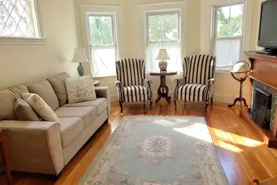 Image de Great Lovely Cambridge 3 Bdrm\/ 3 Bath Victorian: 2-3 Blocks To Davis Sq T