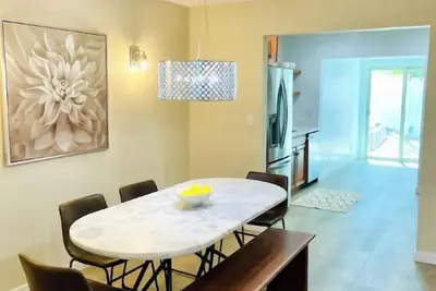 Image de Welcome to the Wigwam Laguna. Newly renovated 4/2