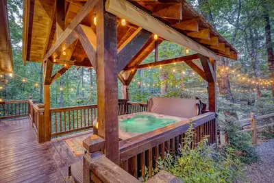 Image de ❤ Sale ❤ Private Couples Nature Retreat, Fire Pit, Hot Tub, Screened Porch Swing