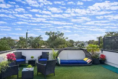Image de Your Private 3/3 Rooftop Retreat Dwntn Kingbed