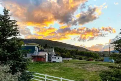 Image de Modern Farmhouse on 240-acre Ranch