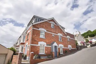 The Lookout, pet friendly, luxury holiday cottage in Lyme Regis