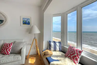 Starfish, family friendly, luxury holiday cottage in Lyme Regis