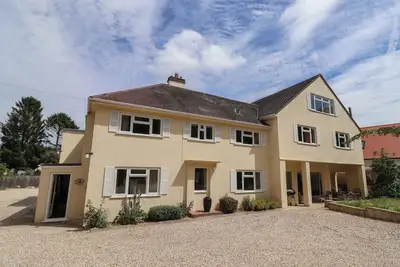 Image de The Orchard Country House, pet friendly, with open fire in Lyme Regis
