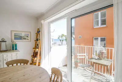 1 Bay View Court, family friendly in Lyme Regis