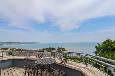 Image de The Penthouse, romantic, luxury holiday cottage in Lyme Regis