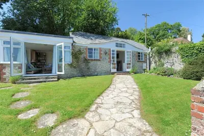 Penny Plot Cottage, pet friendly, with a garden in Lyme Regis