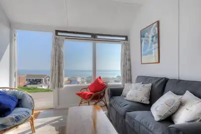 The Hut, pet friendly, character holiday cottage in Lyme Regis