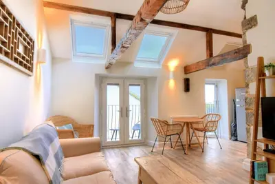 Kittiwake, romantic, luxury holiday cottage in Lyme Regis
