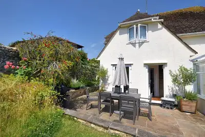 Hernelee Cottage, pet friendly, country holiday cottage in Lyme Regis