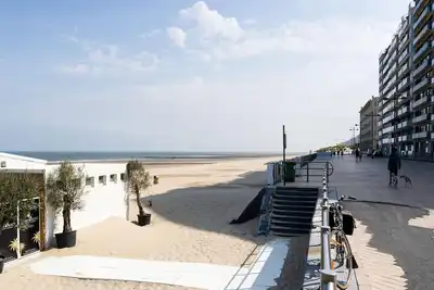 Image de Mobil-home moderne à Middelkerke avec jardin