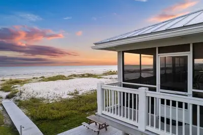 Image de Book for Summer! Beachfront Bungalow - Sun-soaked beachfront home with private boardwalk and WiFi