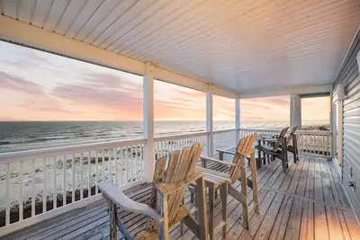 Image de Book a Summer Stay! Jaw Dropping Pet-friendly Home that is Gulf Front, with Heated Pool!