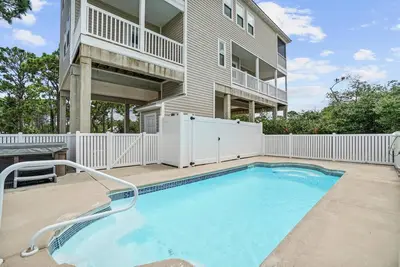 Image de Book Now for Fall Stays! Dog-friendly! Private Pool! Hot Tub! Short Walk to Beach!
