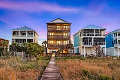 Image de Fall Availability! Dog-Friendly! Gulf Front! Private Beach Boardwalk! Hot Tub!