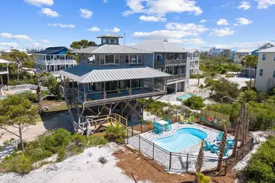 Image de Book Now for Fall! Classic Beach Bungalow! Steps from Beach! Private Pool! Dog-Friendly!