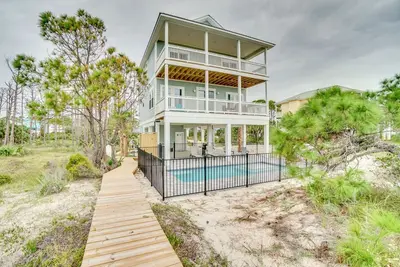 Image de Spend Fall by the Gulf! Gulf Front! Near Salinas Park! Private Pool! Dog-Friendly!