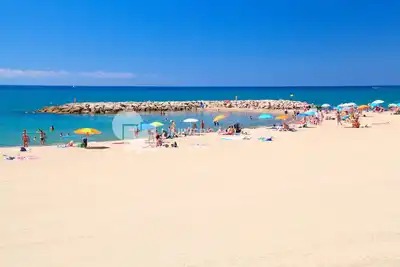 Image de Appartement Plage 20m - Jardin - Piscine - Barbecue - Uhc La Llosa