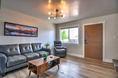 Image de 2 Br Townhome, Free WiFi, Parking & Laundry. Pets Welcome