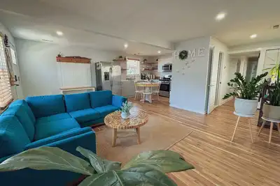 Image de Unique Wildwood 3 Br 1, 5 Ba House in the Heart of town