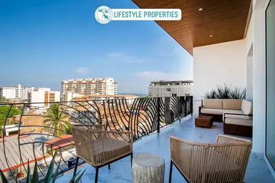 Image de New Bright & Airy 2bdrm @ D'esire | Pool, Gym