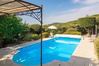 Image de Mas de Bouis: Belle⭐️Vues⭐️6 Chambres⭐️Equippée⭐️Piscine Chauffée⭐️Boules⭐️Jeux