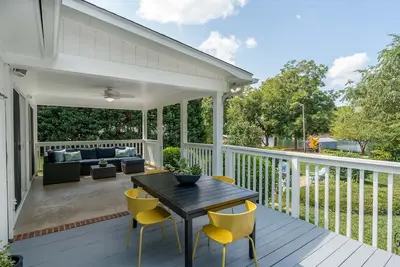 Image de Lake Norman Waterfront Cottage with Private Dock