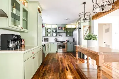 Image de ❤️Heart of Med District Lit’l Sister 3\/2 Remodeled