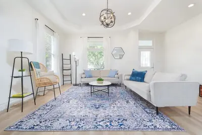 Image de Stylish Historic 2br | Near Stadium & Downtown!