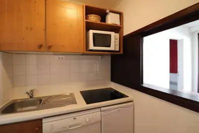Image de 100m du centre station, 1er étage, balcon, télévision, casier à ski, 28m², Tignes