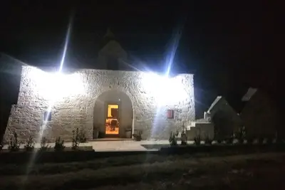 Image de Is an ancient stone trulli villa located in the beautiful Itria Valley.