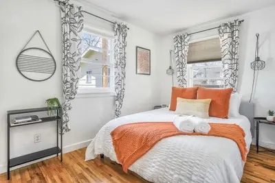 Image de Colorado Cottage! Downtown, Occ w Patio!