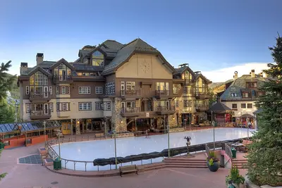 Image de Walk to slopes! Beaver Creek Village Condo in the heart of the Village.