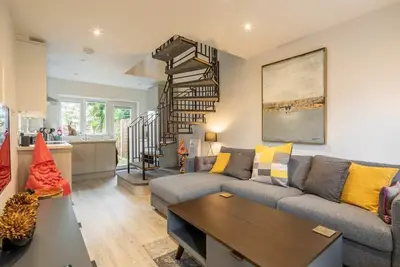 Image de Garden Flat - 2 Mins To Station - Free Parking