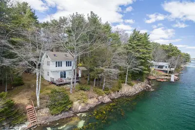 Image de Laurel Shore Cottage with Seasonal Private Tidal Dock, Pet friendly.