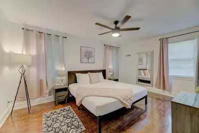 Homey Three-Bed Columbian Getaway!