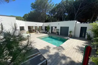 Image de Villa haut de gamme 160m2 piscine chauffée 10 min des plages