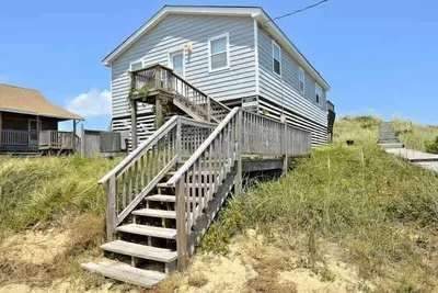 Image de Oceanfront on a budget in the heart of Nags Head!