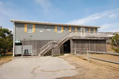 Image de Semi-oceanfront and affordable in quiet South Nags Head!