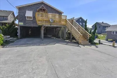 Image de Semi-oceanfront old nags head style cottage with hot tub!