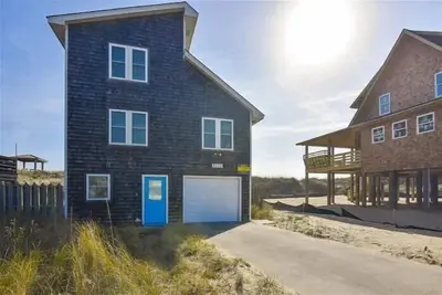 Image de Comfortable 4 bedroom oceanfront home in Nags Head! Beautiful views!