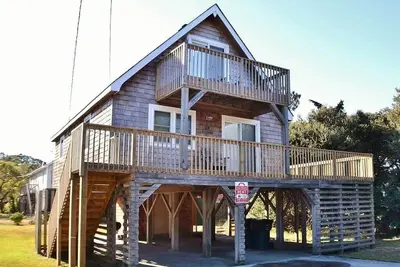 Image de Just blocks from the beach on a budget! Nostalgic 3 Br cottage in Nags Head!