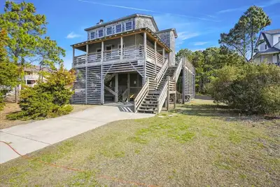 Image de Soundside views in Nags Head! 4 bedroom cottage with tons of charm!