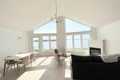 Image de Booking Summer 2025! Waterfront 3bdrm Brackley Bay with A\/C