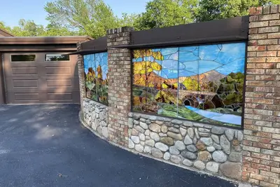 Image de Local Landmark Guest House w/garage prkg; Near Tsu