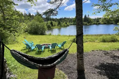 Image de Lake Front Cottage - Minutes from St Martins!